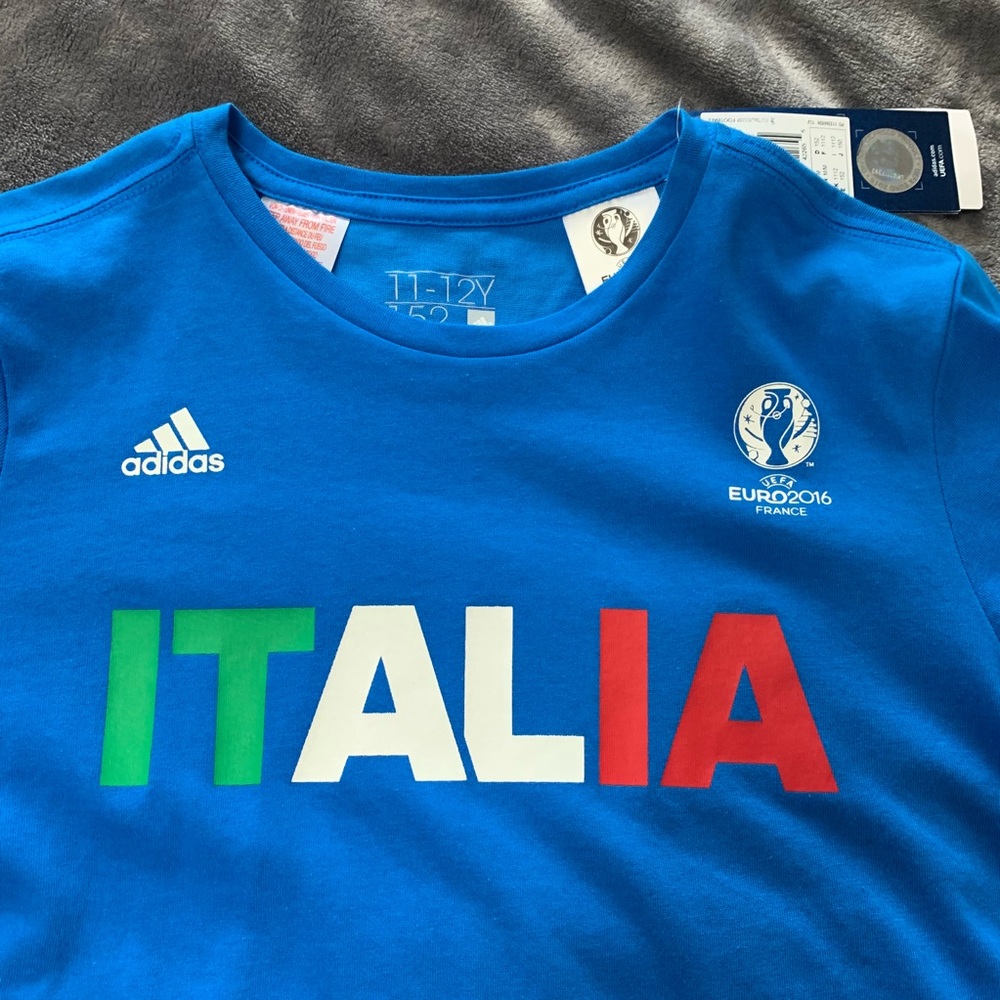 Adidas Tee - Picture 3 of 5